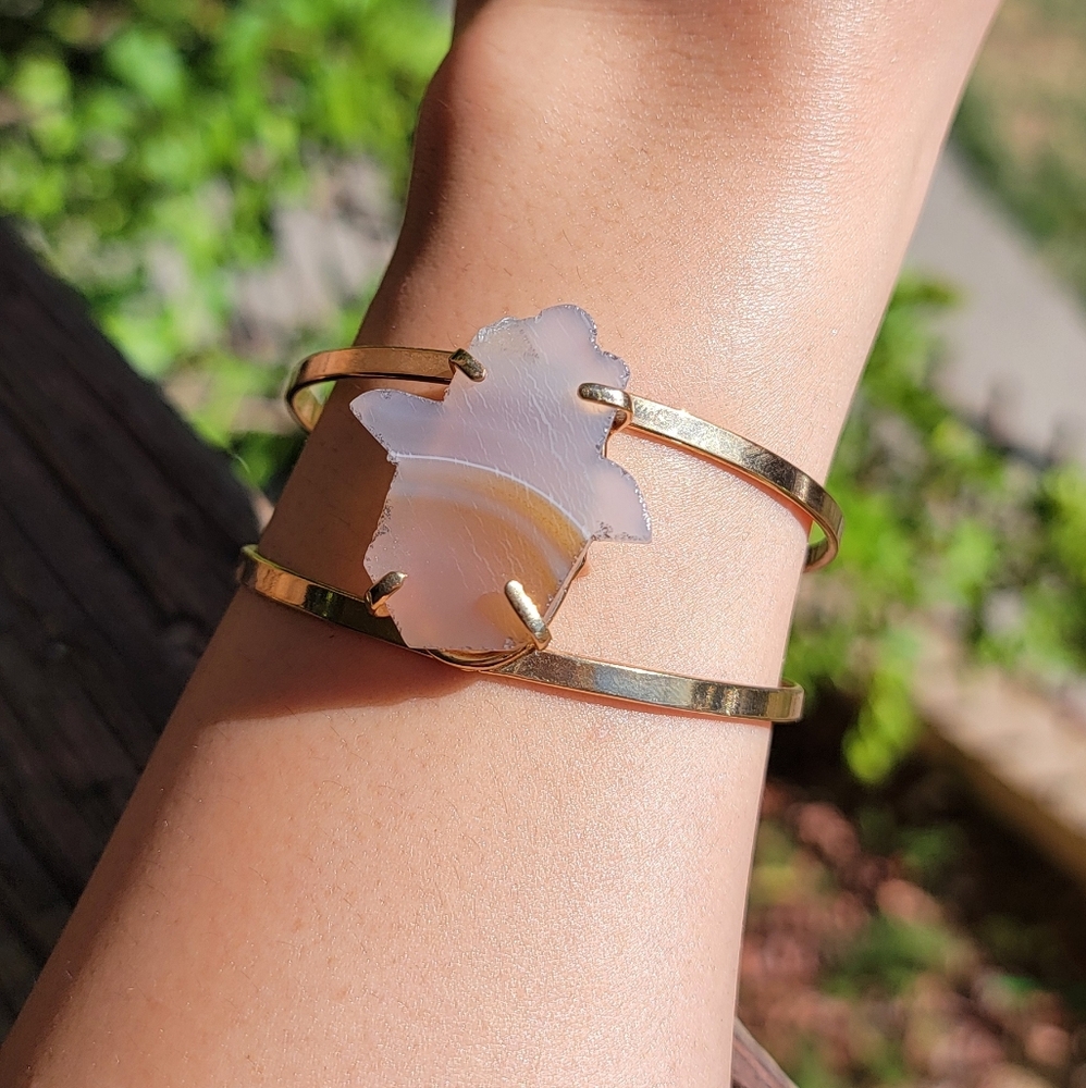 NEW 1.27" x 1.04" ADJUSTABLE GOLD PLATED COPPER BRAZILIAN AGATE HAMSA HAND CUFF